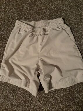 Classic Men’s White Athletic Shorts